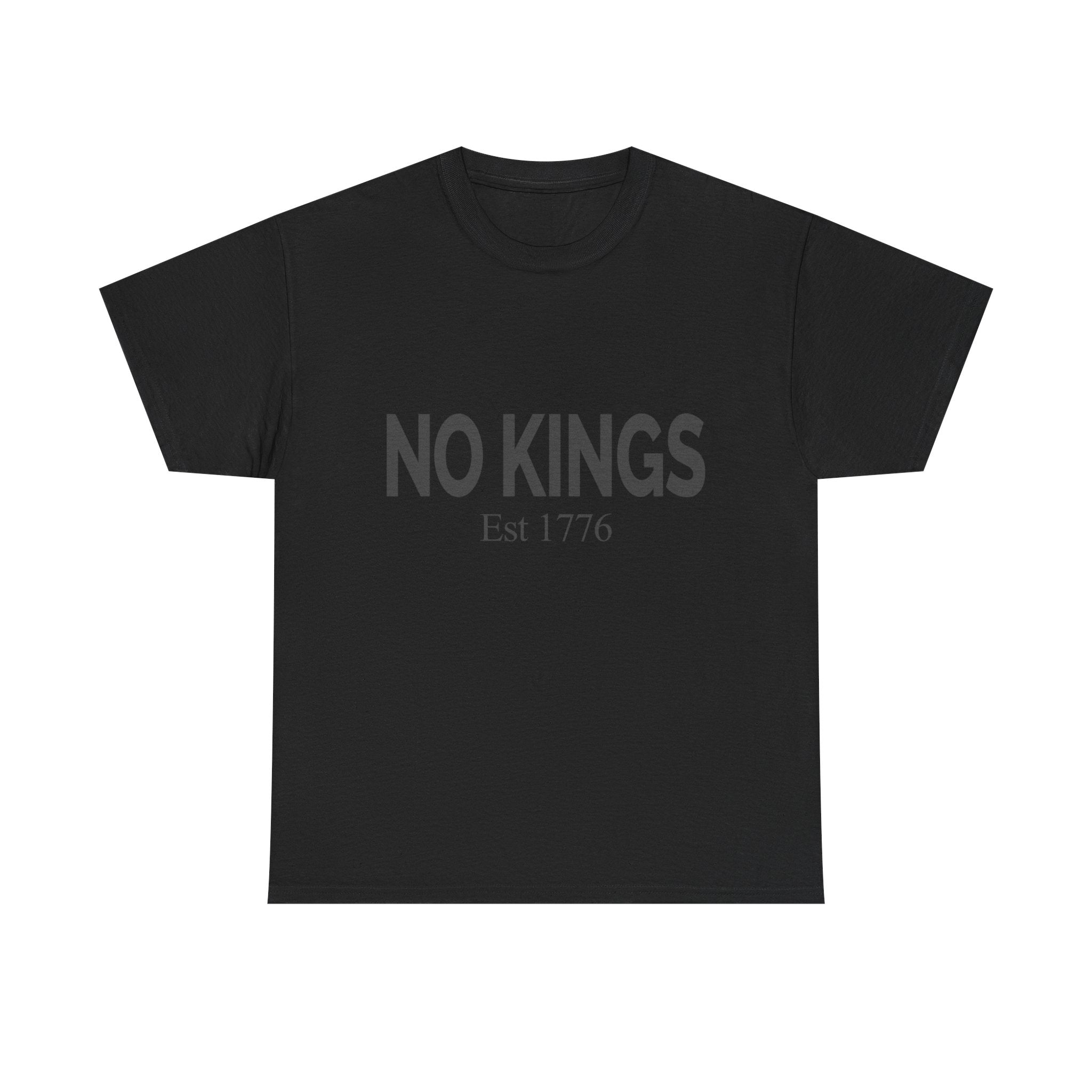 Unisex Heavy Cotton Tee – “NO KINGS Est. 1776” Graphic T-Shirt | Patriotic Apparel | Freedom Lovers Gift | Rebel Style | Everyday Streetwear